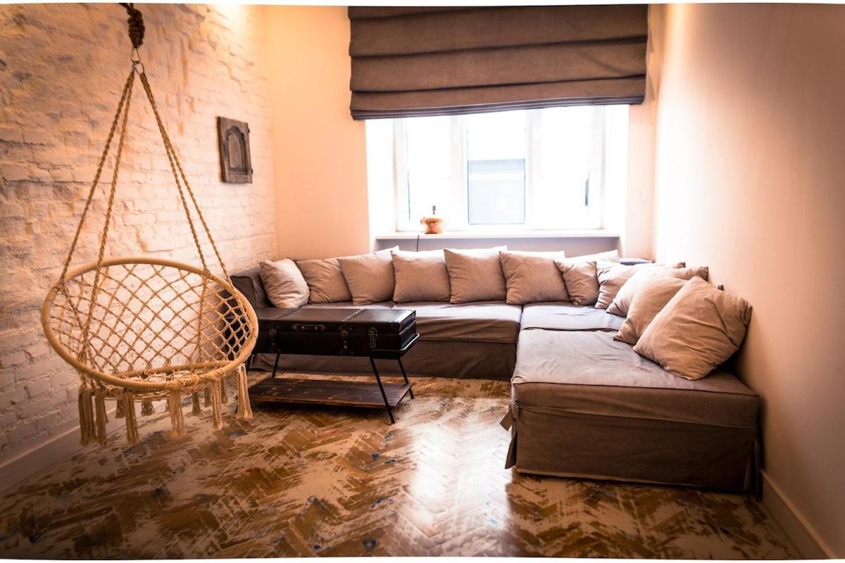 Hello New Life Art Filled Apartment Warsaw